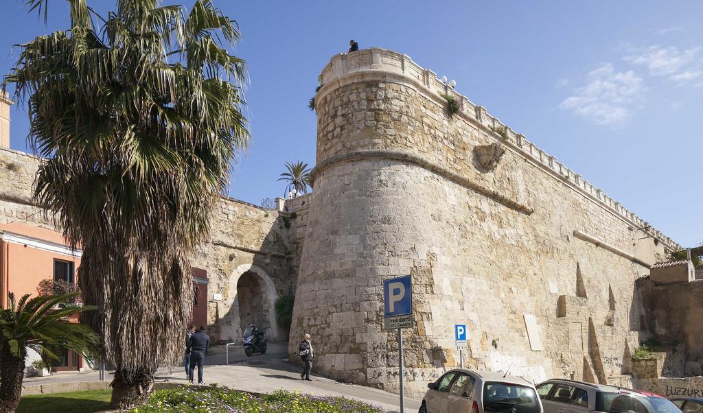 L'Arco Cagliari Bed & Breakfast Ngoại thất bức ảnh