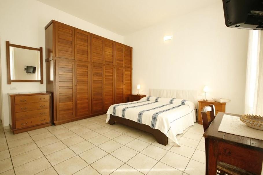 L'Arco Cagliari Bed & Breakfast Ngoại thất bức ảnh
