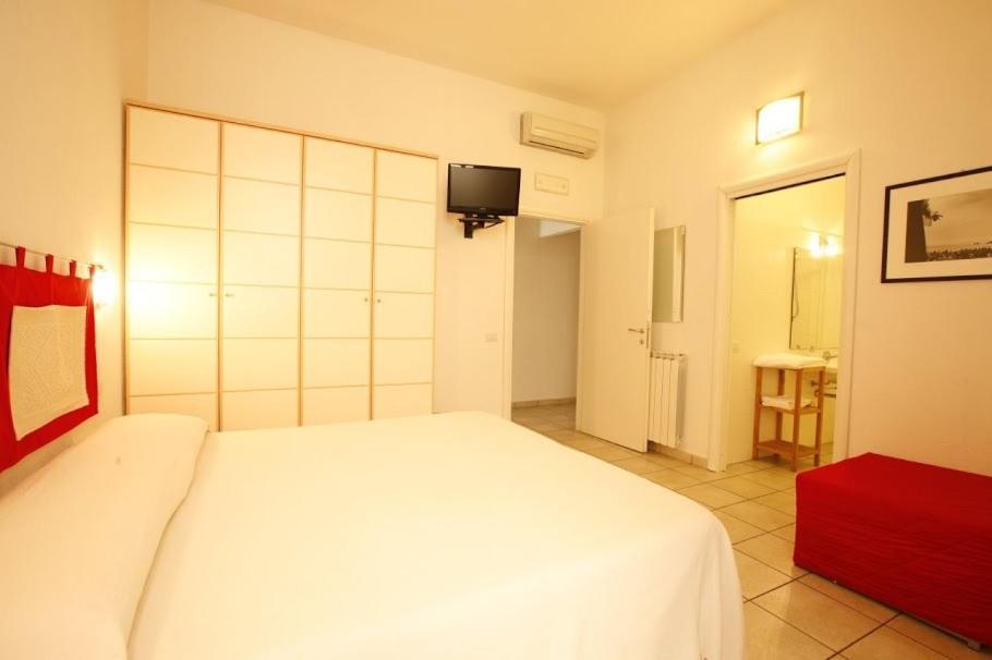 L'Arco Cagliari Bed & Breakfast Ngoại thất bức ảnh