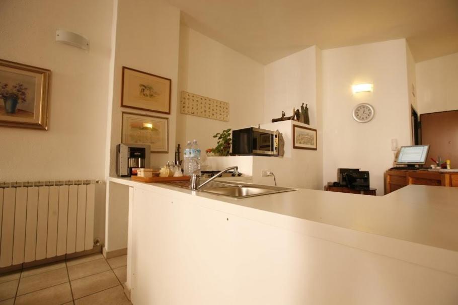 L'Arco Cagliari Bed & Breakfast Ngoại thất bức ảnh