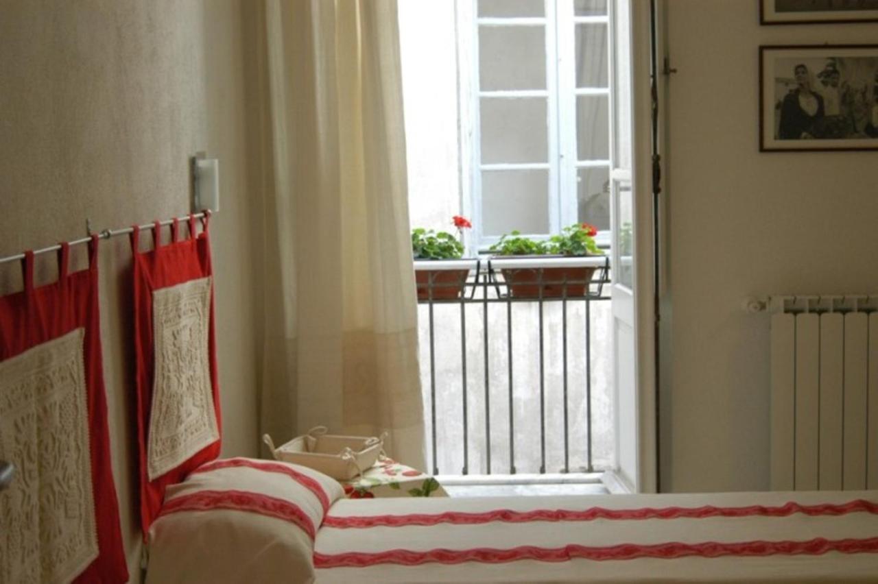 L'Arco Cagliari Bed & Breakfast Phòng bức ảnh